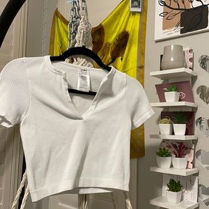V-Neck Croptop